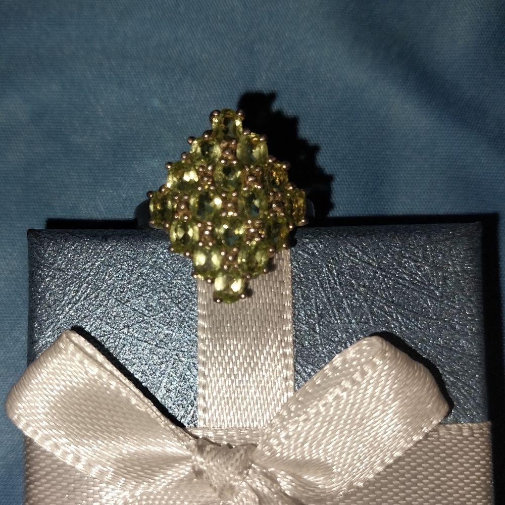 Vintage peridot sterling silver ring